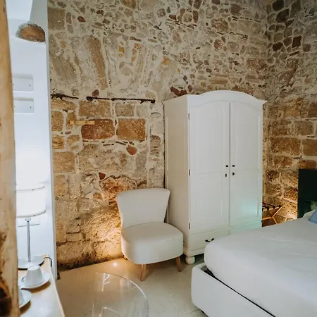 Ambrosia-timeless Hosting Guest house