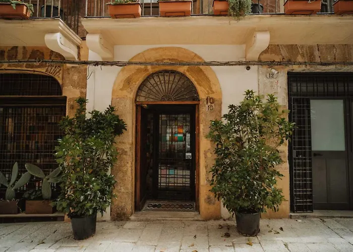 Ambrosia-timeless Hosting Affittacamere 4*