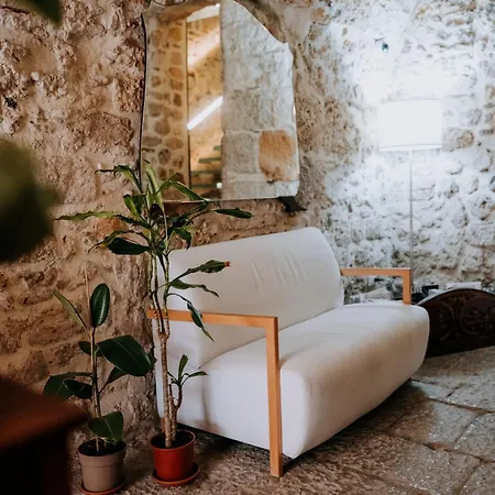 Ambrosia-timeless Hosting Casa de hóspedes 4*