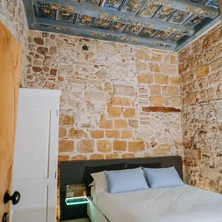 Ambrosia-timeless Hosting Casa de hóspedes 4*