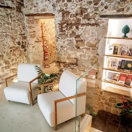 Ambrosia-timeless Hosting 4*